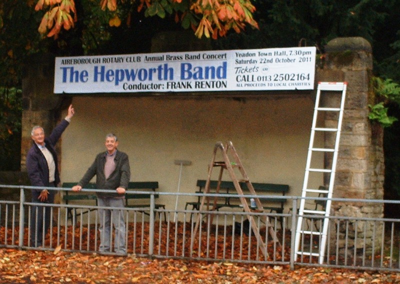 Frank Renton conducts the Hepworth Band Rotary Club of Aireborough